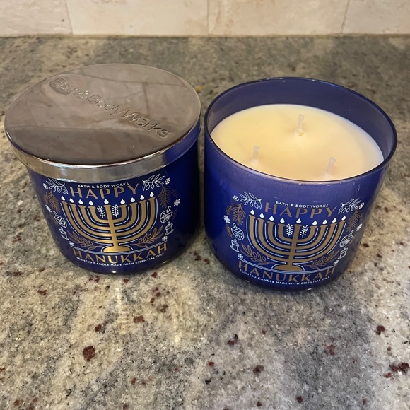 Bath & Body Works HAPPY HANUKKAH- 3-Wick Candles x 2 - NEW-Jelly Donut Scented - Picture 2 of 3